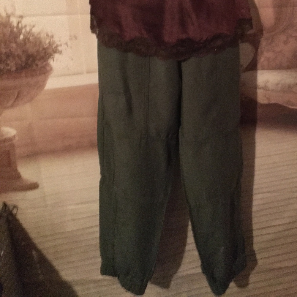 nwt cropped military joggers